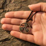 Anhänger 46 Triskele - Bronze