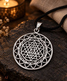 Sri Yantra 130 mit Schlangenkette - Silber
