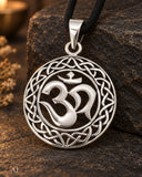 Om / Aum 189 mit Schlangenkette - Silber