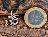 Om / Aum 121 mit Schlangenkette - Silber