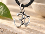 Om / Aum 121 mit Schlangenkette - Silber