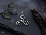 Triskele 162 mit Schlangenkette - Silber