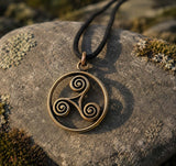 Anhänger 46 Triskele - Bronze