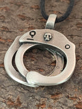 Anhänger 77 Handschellen - Zinn