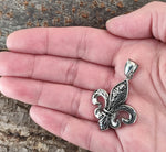 Fleur-de-Lis 15 B mit Panzerkette - Edelstahl