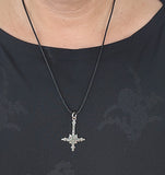 Kreuz 134 mit Schlangenkette - Silber